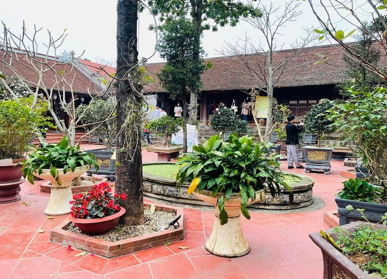 Kiến trúc mái ngói rêu phong âm dương đặc trưng của ngôi cổ tự nghìn năm