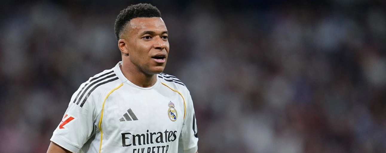 Kylian Mbappe của Real Madrid CF phản ứng trong trận đấu bóng đá Giải vô địch Tây Ban Nha LaLiga EA Sports giữa Real Madrid và Girona FC tại sân vận động Bernabeu ngày 10 tháng 04 năm 2026 tại Madrid, Tây Ban Nha