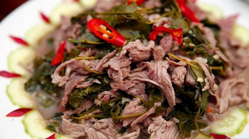 Lá giang nấu thịt trâu
