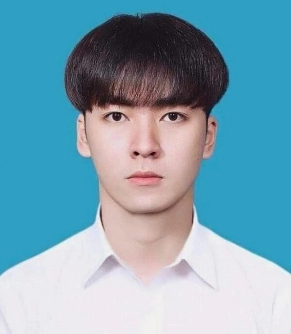 Mẫu nền trắng xanh ảnh thẻ cực chuẩn cho bạn nam mặc sơ mi trắng