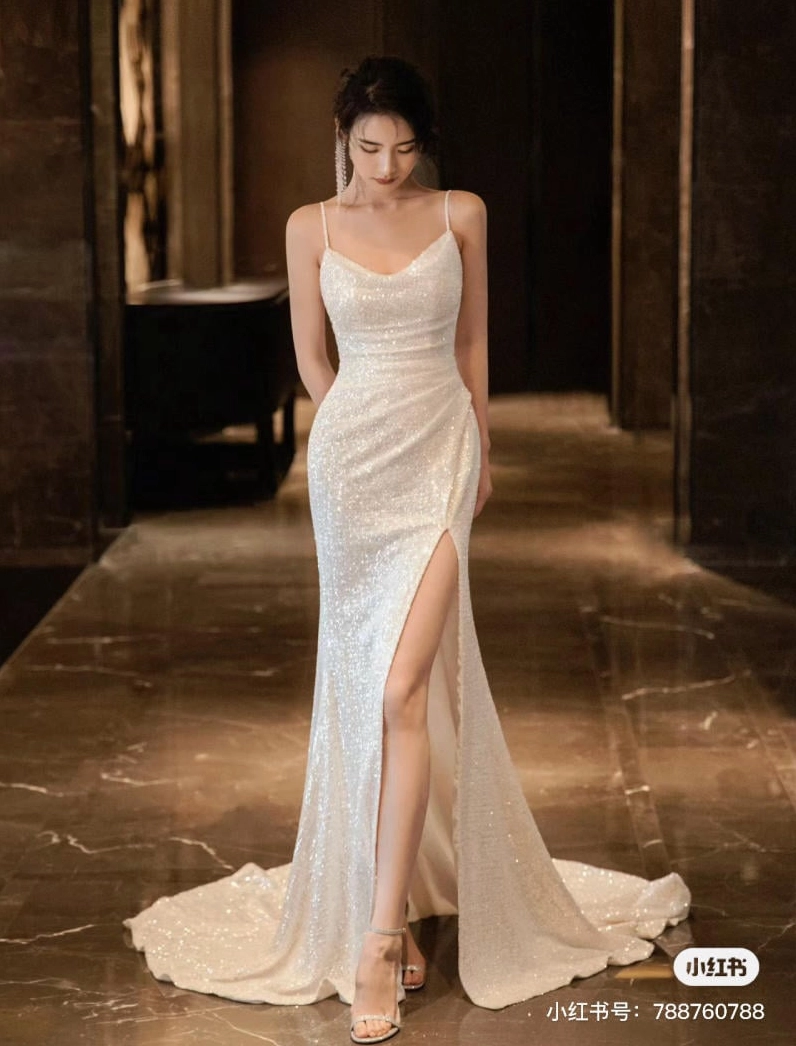 Mẫu váy trắng xòe bồng bềnh giúp phái đẹp hóa thân thành nàng thơ lãng mạn