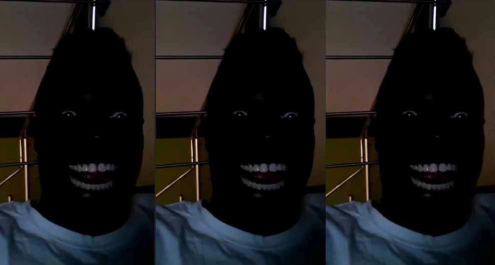 Meme anh da đen cười khẩy với vẻ mặt khinh bỉ