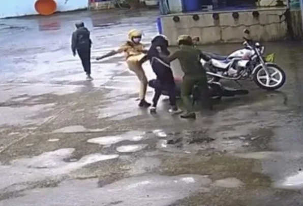 meme công an đang xử lý tình huống lầy lội