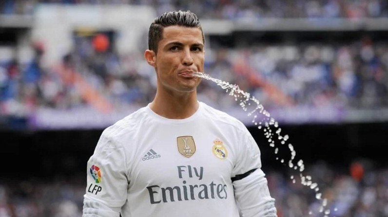 Messi and ronaldo meme là câu chuyện bóng đá qua ảnh chế