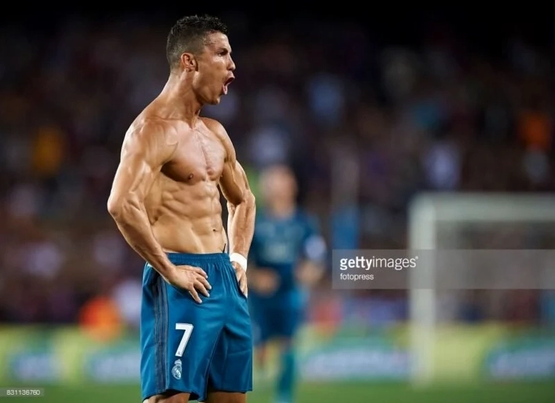 Messi ronaldo meme làm nổi bật sự cạnh tranh đỉnh cao