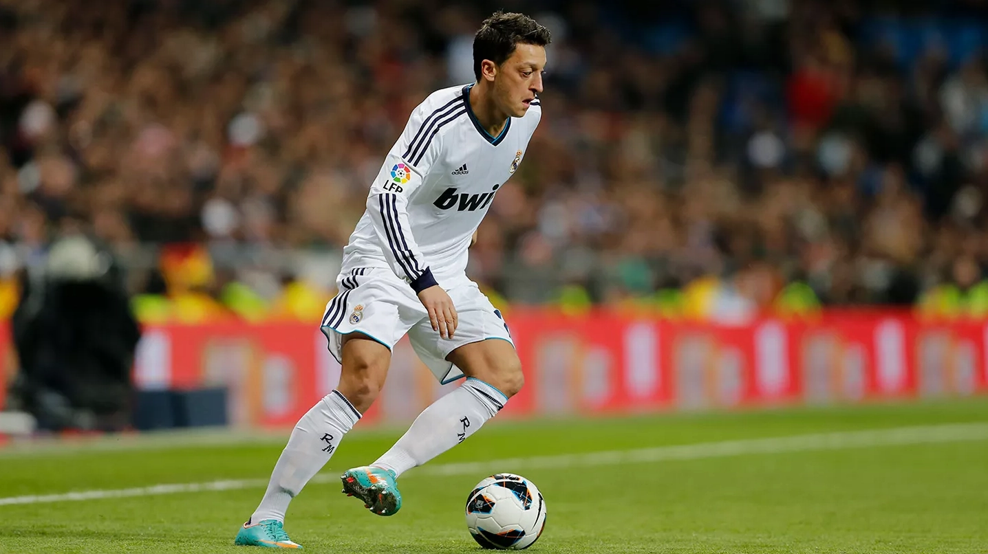 Mesut Ozil trong màu áo Real Madrid
