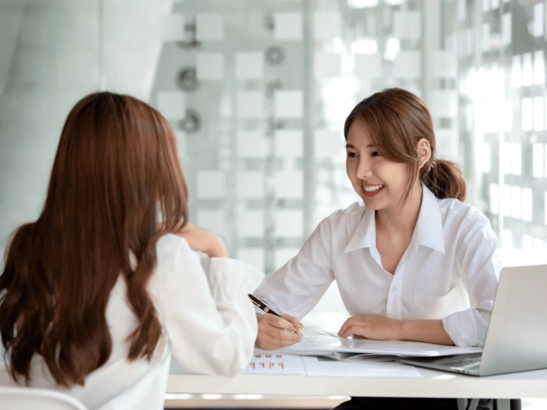 Minh họa công việc sinh viên ngành giáo dục học ra trường làm tư vấn hướng nghiệp