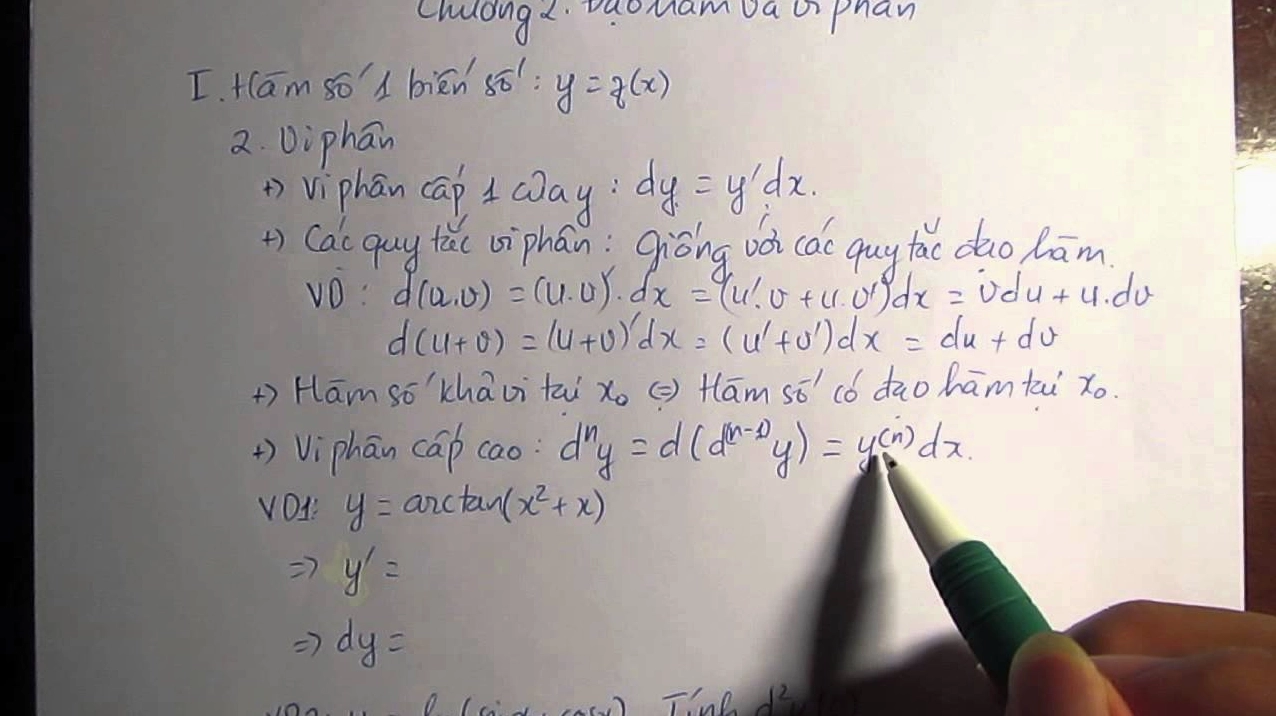 Minh họa ứng dụng thực tế của vi phân hàm số thông qua đồ thị