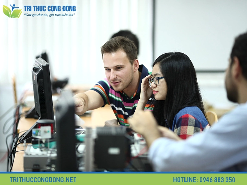 Mở rộng bội số trong toán học cấp cao