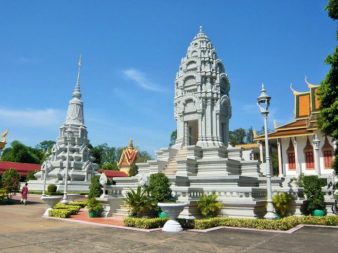 Một góc kiến trúc độc đáo của quần thể chùa Vàng chùa Bạc tại thủ đô Phnom Penh