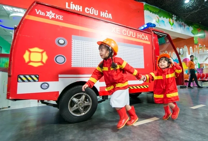 Một góc kiến trúc mái ngói cong vút truyền thống của Chùa Phổ Quang