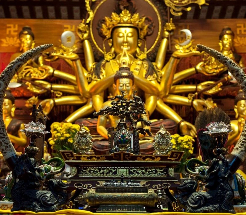 Một góc kiến trúc rêu phong cổ kính của ngôi chùa nghìn năm tuổi