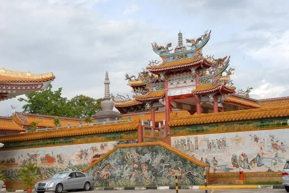 Một góc kiến trúc tôn nghiêm thanh tịnh tại Phổ Giác Thiền Tự Quang Minh Sơn ở Singapore