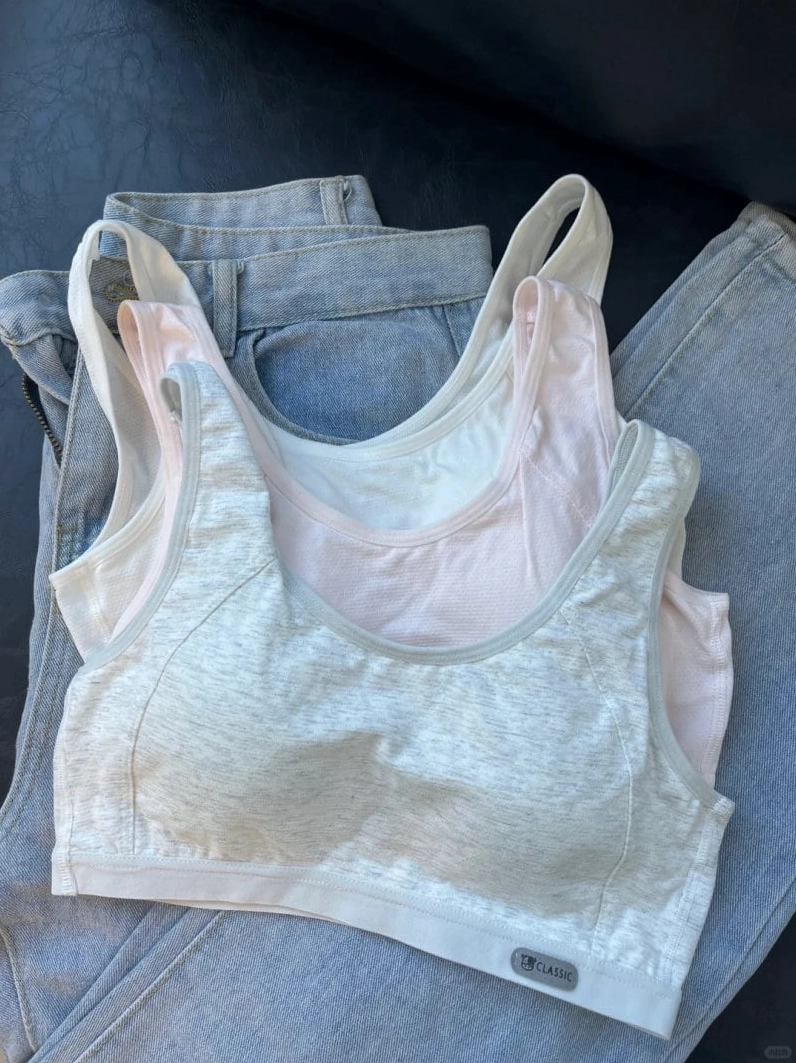 Một góc máy thần thánh bắt trọn nét duyên dáng và nụ cười mỉm đáng yêu