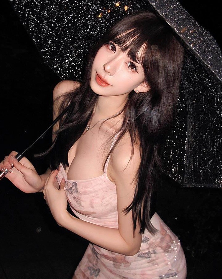 Nàng hot girl 2k3 quyến rũ với ba vòng chuẩn chỉnh làm fan mê đắm