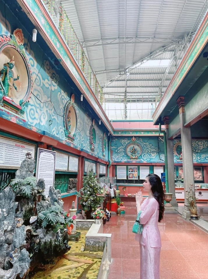 Nét đẹp kiến trúc đậm chất Hindu giáo tại Chùa Bà Ấn Độ với các bức tượng tinh xảo