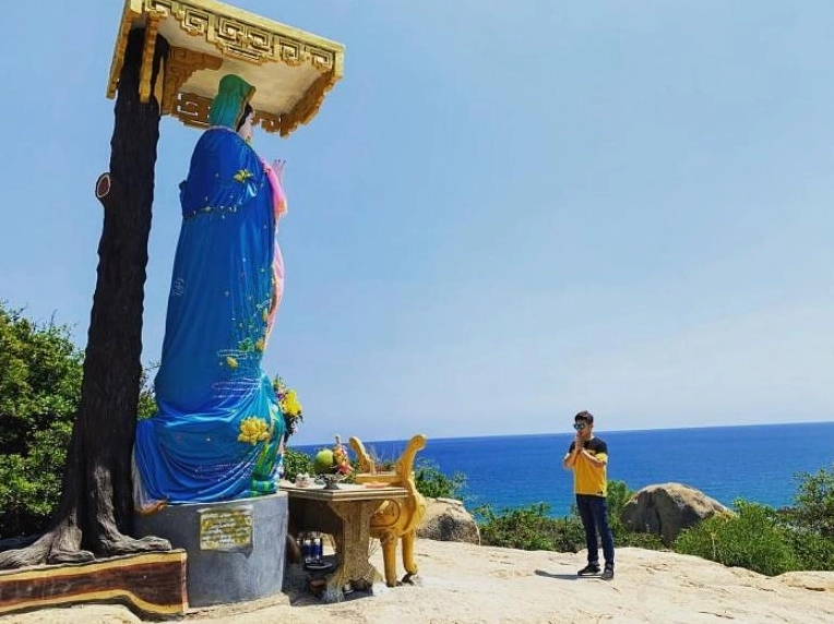 Nét đẹp trang nghiêm bên trong khuôn viên Chùa Cổ Thạch