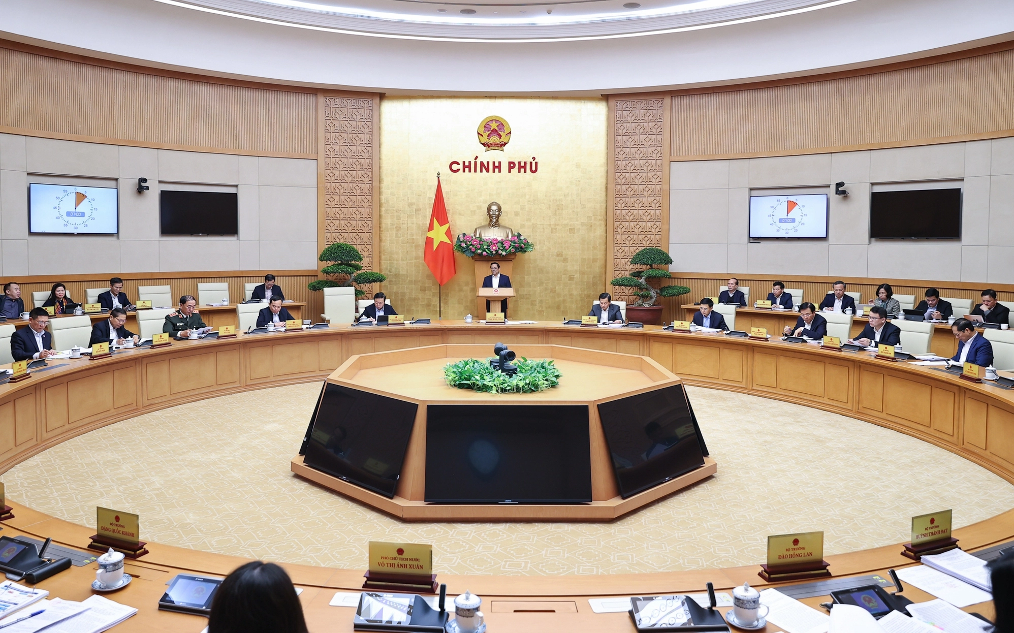 Nghị định 29/2024/NĐ-CP quy định tiêu chuẩn chức danh công chức lãnh đạo