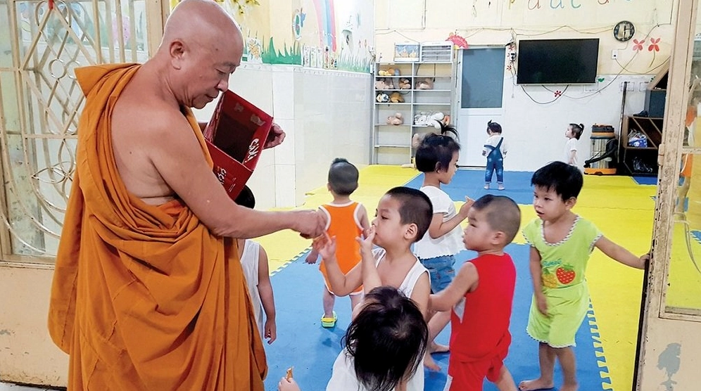 Ngôi chùa là mái nhà chung nuôi dưỡng hơn 200 em nhỏ mồ côi và khuyết tật