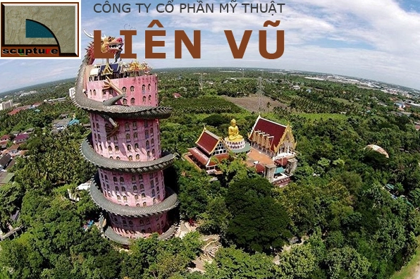 Ngôi đền nằm cách biệt khu dân cư mang lại không gian thanh tịnh và yên tĩnh