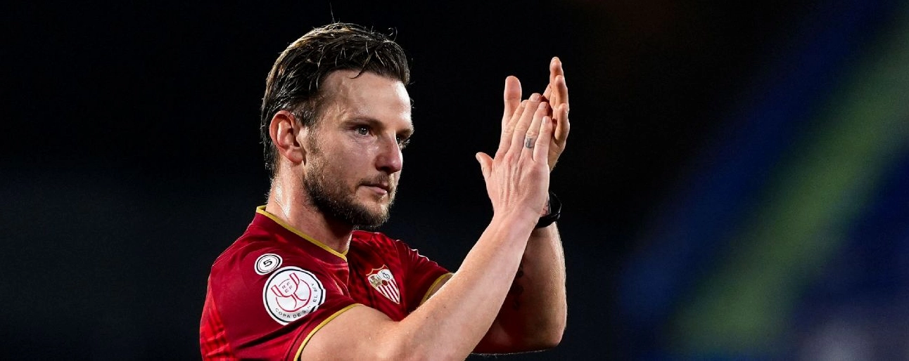 Ngôi sao bóng đá Croatia cựu cầu thủ Barcelona Ivan Rakitić tuyên bố giải nghệ