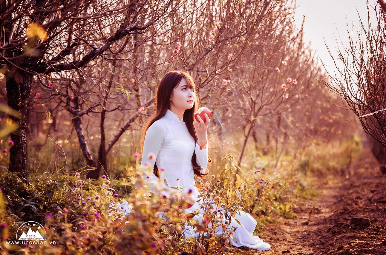 Người đẹp quyến rũ trong bộ áo dài thiết kế hiện đại năm 2026