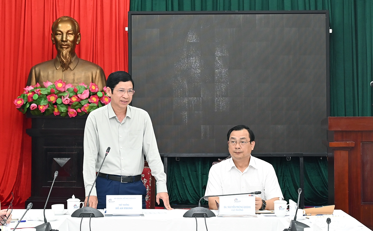 Nhận diện giống gà nổi tiếng với đôi chân to xù xì ở Hưng Yên