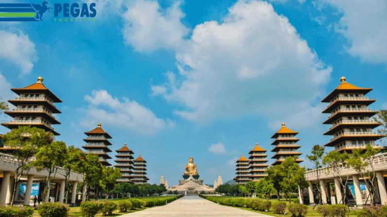 Những kinh nghiệm quý báu khi viếng thăm các tu viện Phật giáo trang nghiêm