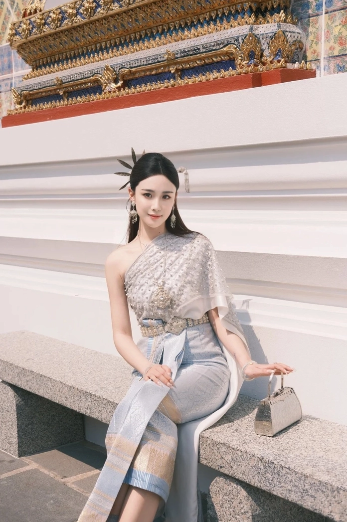 Nụ cười rạng rỡ tràn đầy sức sống của cô gái trẻ Thái Lan