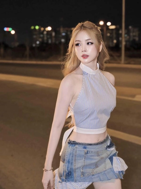 Nữ dj tự tin khoe cá tính với phong cách thời trang trẻ trung năng động