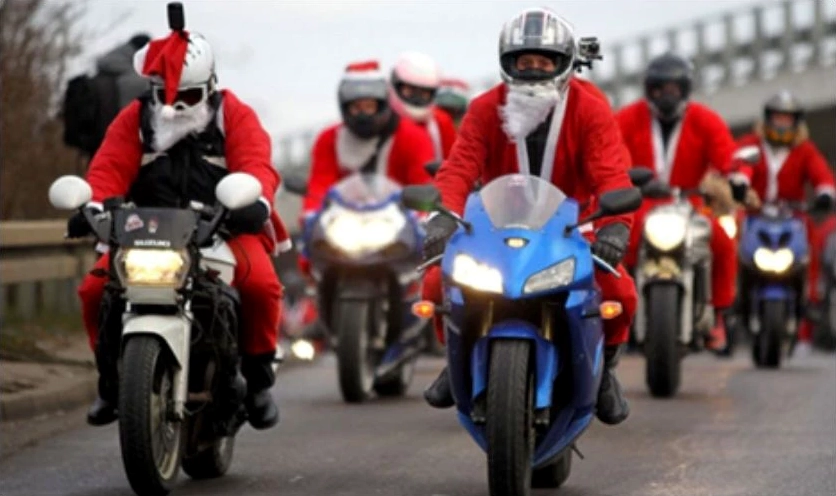 Ông già Giáng sinh đua xe f1