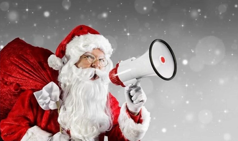 Ông già Noel meme Giáng sinh cầm loa gào thét