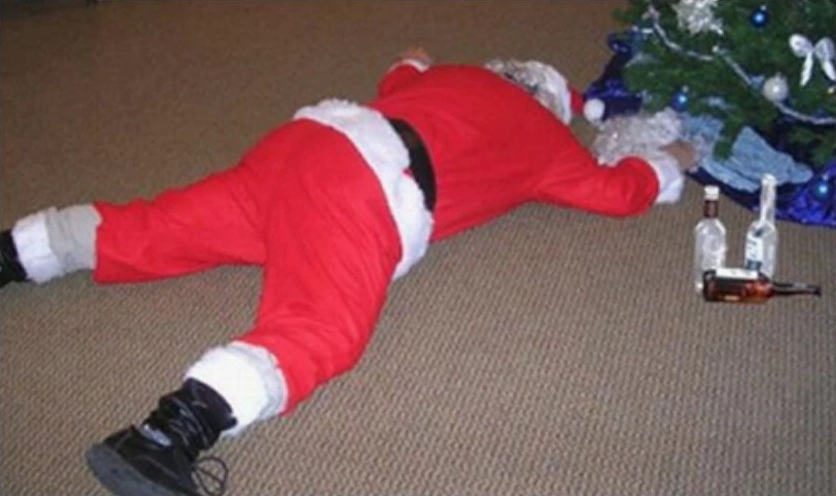 Ông già Noel meme Giáng sinh hài hước mặt quạu