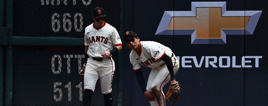 Pha xử lý bằng đầu gối cực kỳ ngẫu hứng và hoang dã của Jung hoo Lee trong một tình huống cứu bóng xuất thần