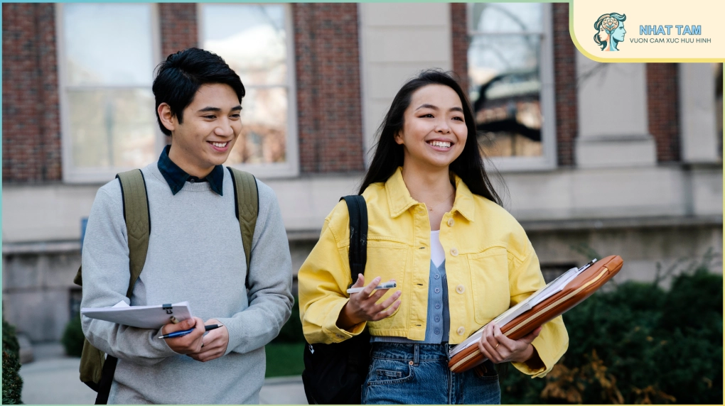 Phân tích cách xây dựng tính cách nhân vật nhã nhặn nhưng không nhạt nhẽo