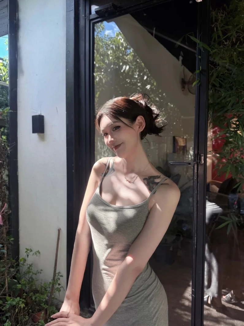 Phong cách sang trọng lịch sự nhưng vẫn vô cùng cuốn hút của người đẹp