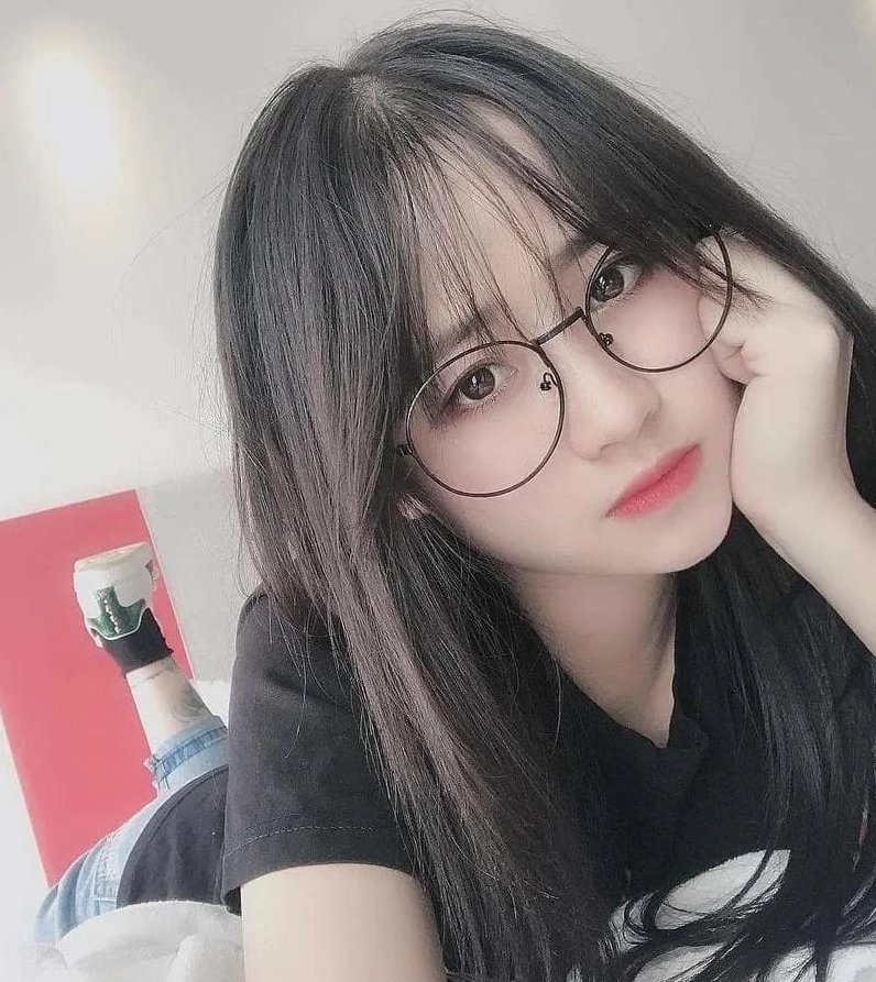 Phong cách thể thao năng động khoẻ khoắn của bạn gái gen z