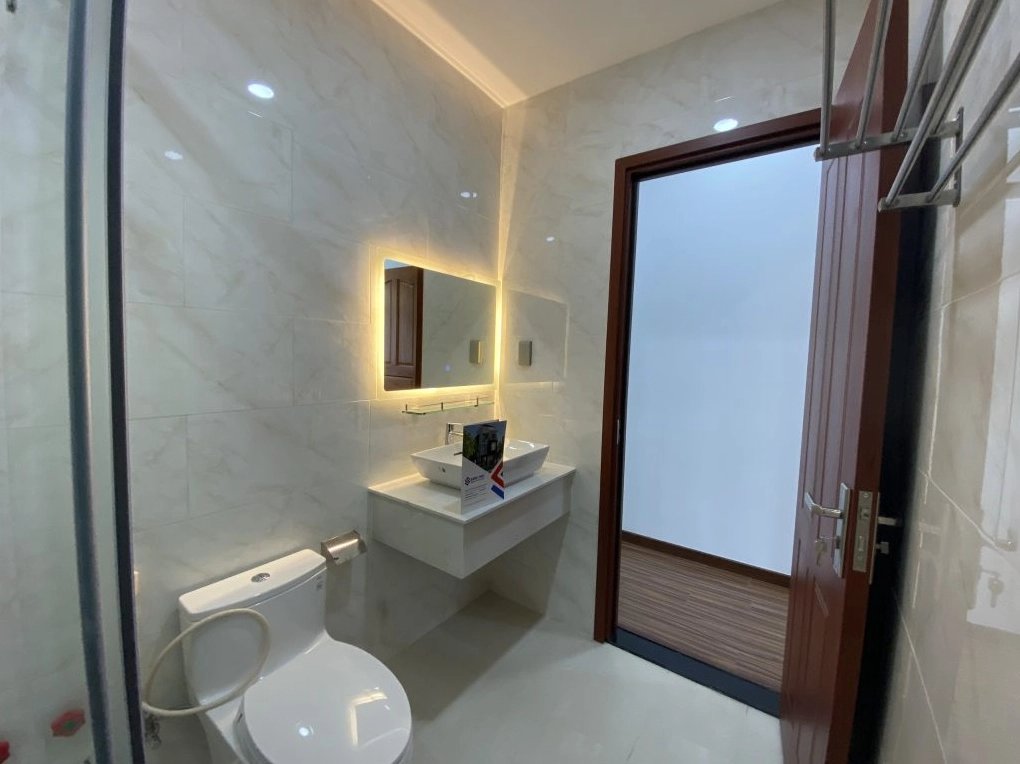 Phòng vệ sinh hoàn thiện với đầy đủ các thiết bị tiện nghi