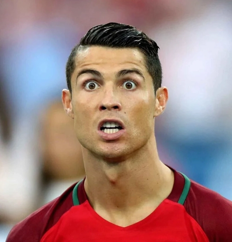Ronaldo cry meme tái hiện khoảnh khắc cảm xúc khó quên