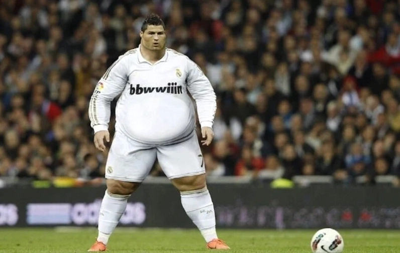 Ronaldo happy birthday meme đầy hài hước và ý nghĩa