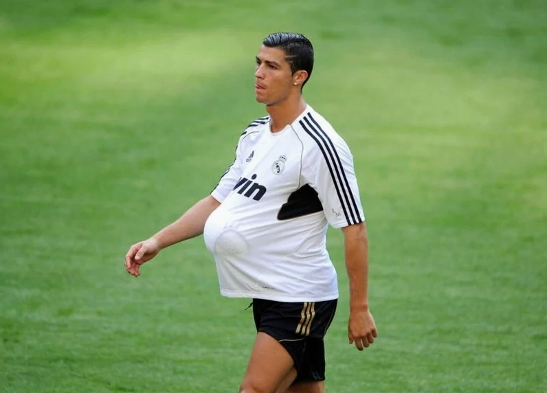 Ronaldo khóc meme biểu cảm hài hước và đầy cảm xúc
