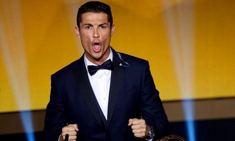Ronaldo meme cry biểu cảm độc đáo trong meme bóng đá