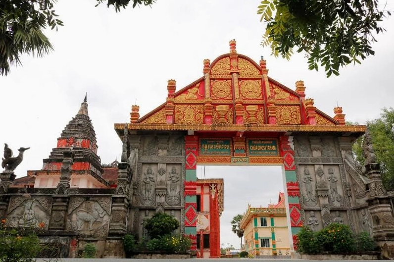 Rực rỡ Chùa Ghôsitaram không gian Phật giáo Nam Tông đa màu