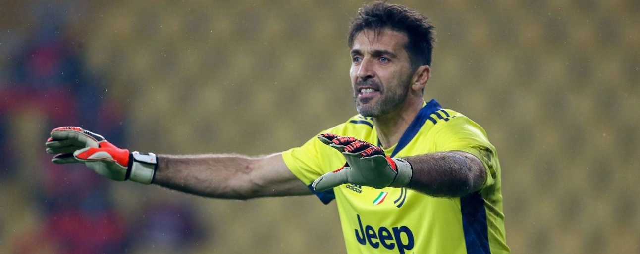 Siêu nhân Buffon trở lại khoác áo Parma sau 20 năm ròng rã xa cách