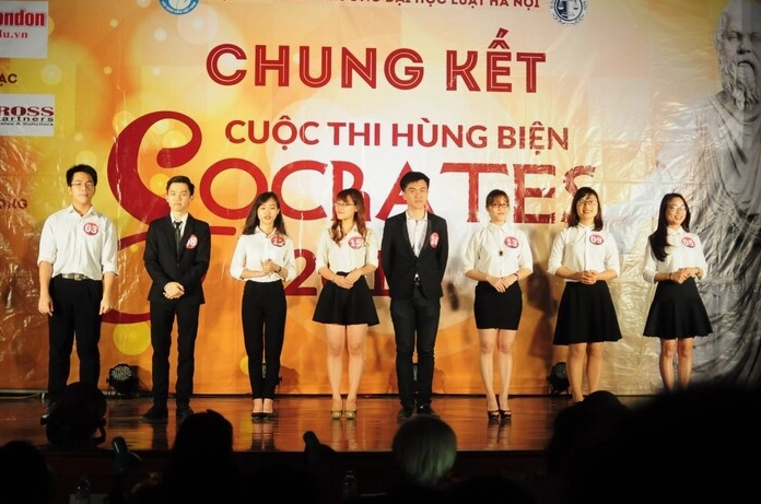 Sinh viên Đại học Luật Hà Nội tự tin tham gia cuộc thi hùng biện