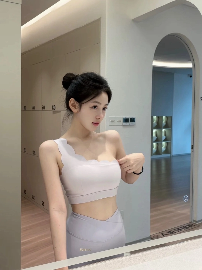 Sự kết hợp hoàn hảo giữa phong cách thể thao và nét quyến rũ sexy