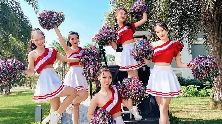 Sự kết hợp hoàn hảo giữa vẻ đẹp ngọt ngào và phong cách táo bạo