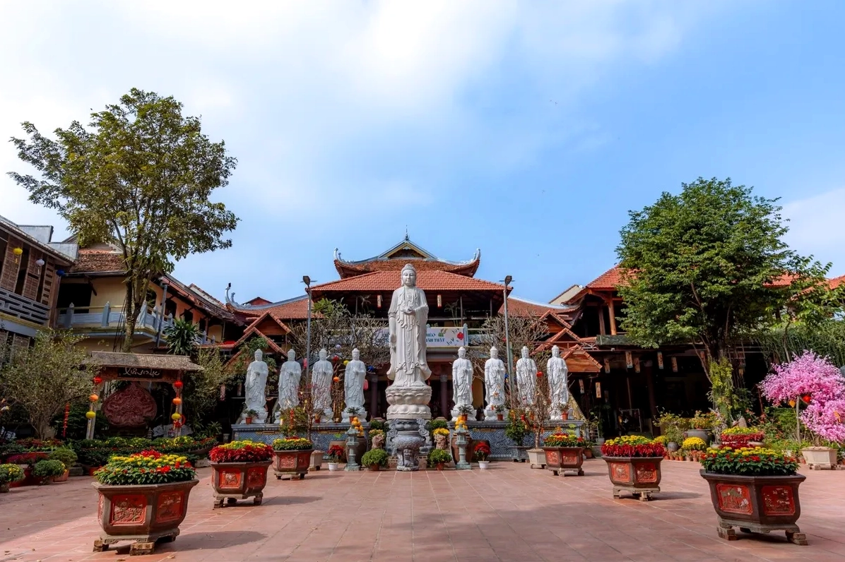 Sự kiện Phật giáo trang nghiêm thu hút đông đảo thiện nam tín nữ