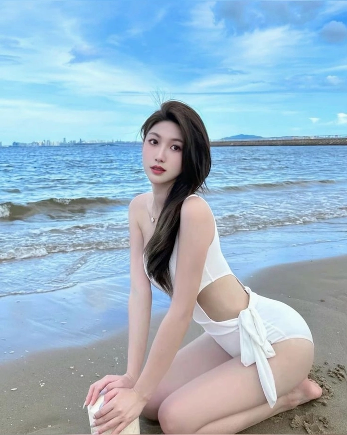 Sự quyến rũ khó cưỡng của người đẹp trong trang phục bikini
