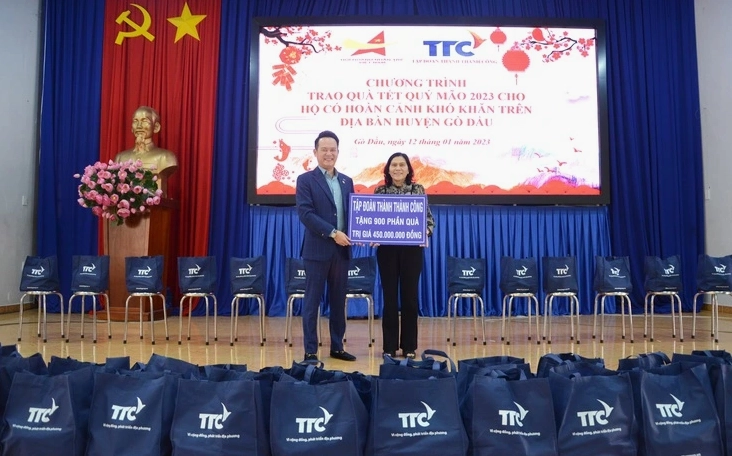 Tập đoàn TTC tặng quà hiện kim và hiện vật cho bà con huyện Gò Dầu tỉnh Tây Ninh